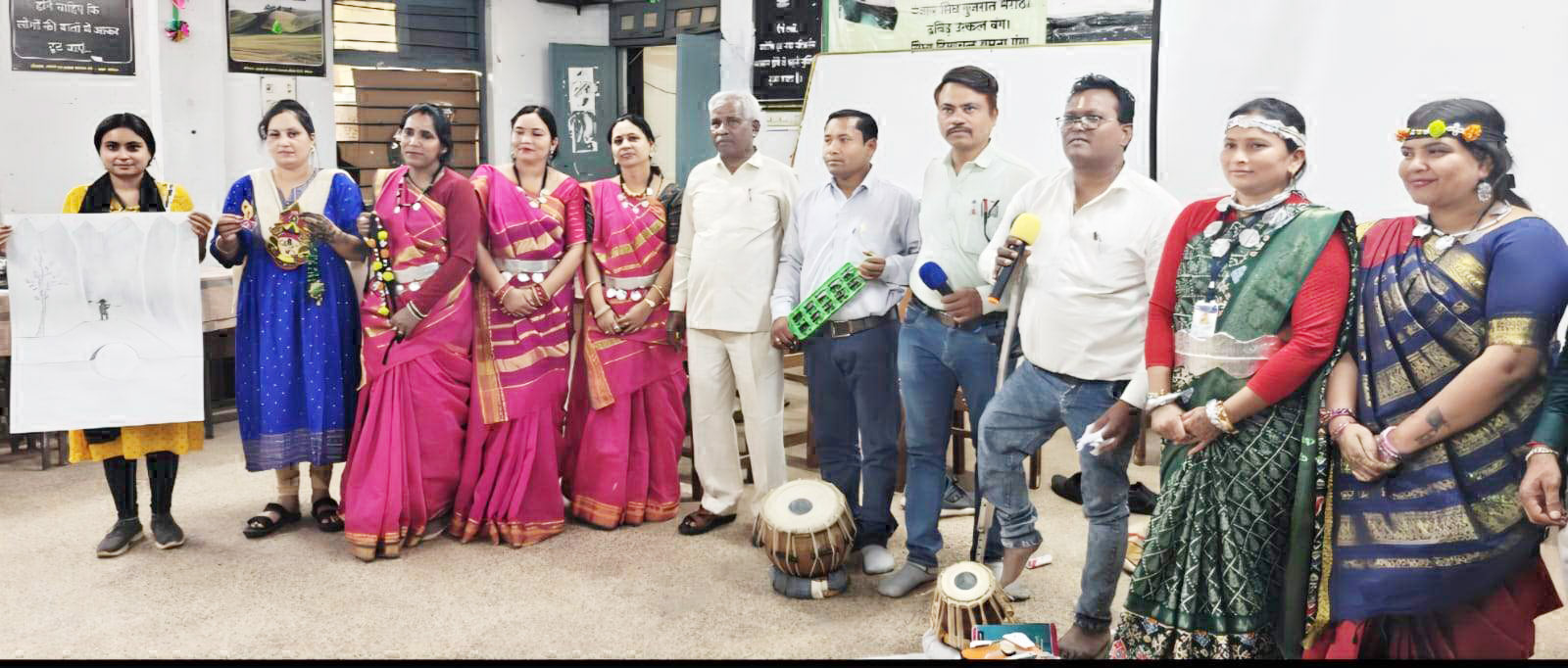 अंग्रेजी व कला शिक्षा की हुई कार्यशाला