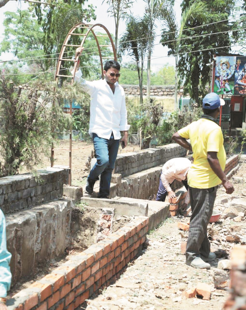 पालिकाध्यक्ष ने निर्माण कार्यों का निरीक्षण किया