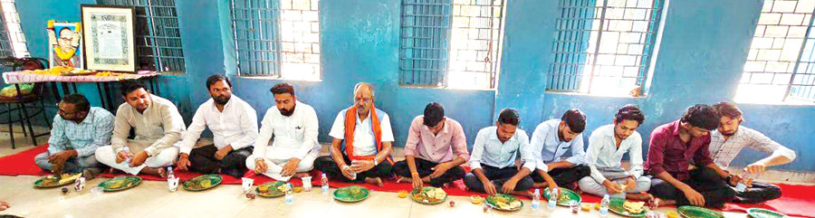 भाजयुमो का ‘समरसता भोज’ बृजमोहन शामिल