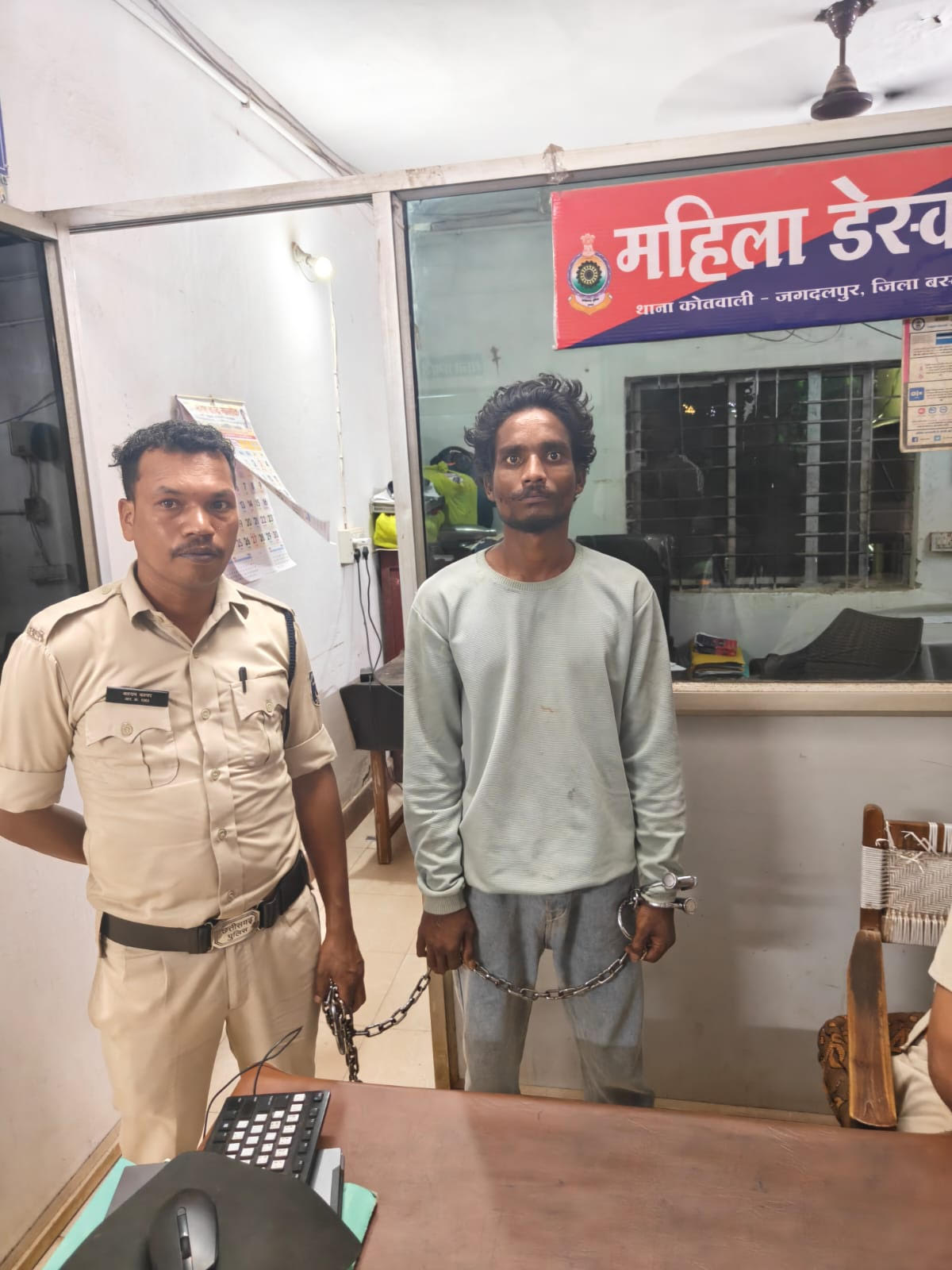 नकाब लगाकर चोरी कर भागने वाले को पुलिस ने धर दबोचा