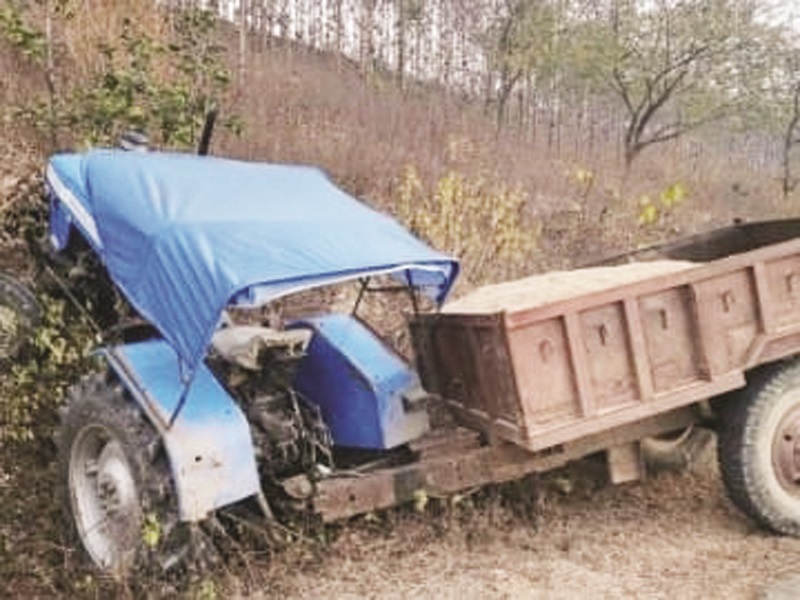 बेखौफ दौड़ रहीं रेत तस्करों के ट्रैक्टर-ट्रॉलियां