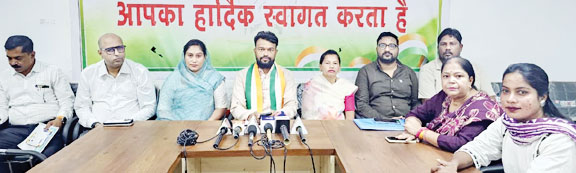 महिला आरक्षण के नाम पर पूरे देश में भ्रम फैला रही भाजपा-सुशील मौर्य