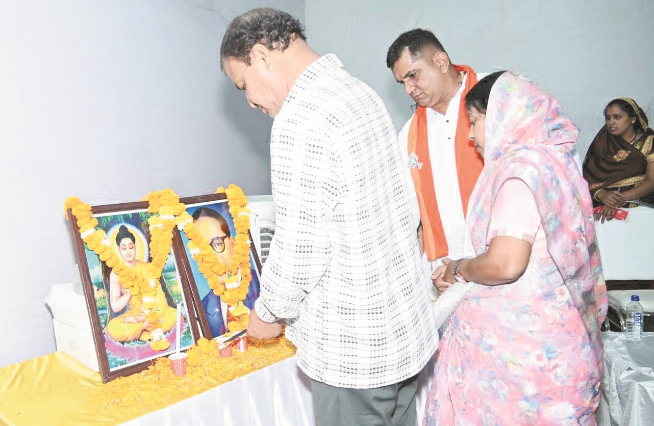 अम्बेडकर जयंती पर स्वच्छता दीदीयों का सम्मान