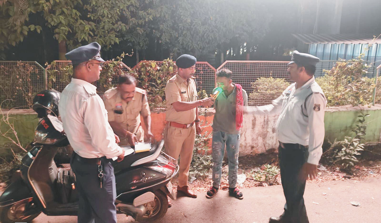 नशे में गाड़ी चलाते 24 पकड़ाए, जुर्माना