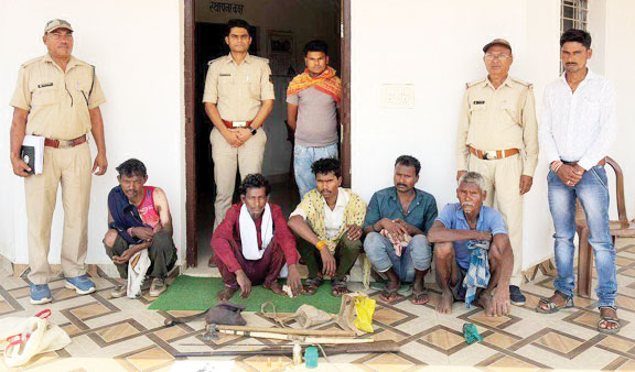 अवैध शिकार, 5 गिरफ्तार, एक फरार