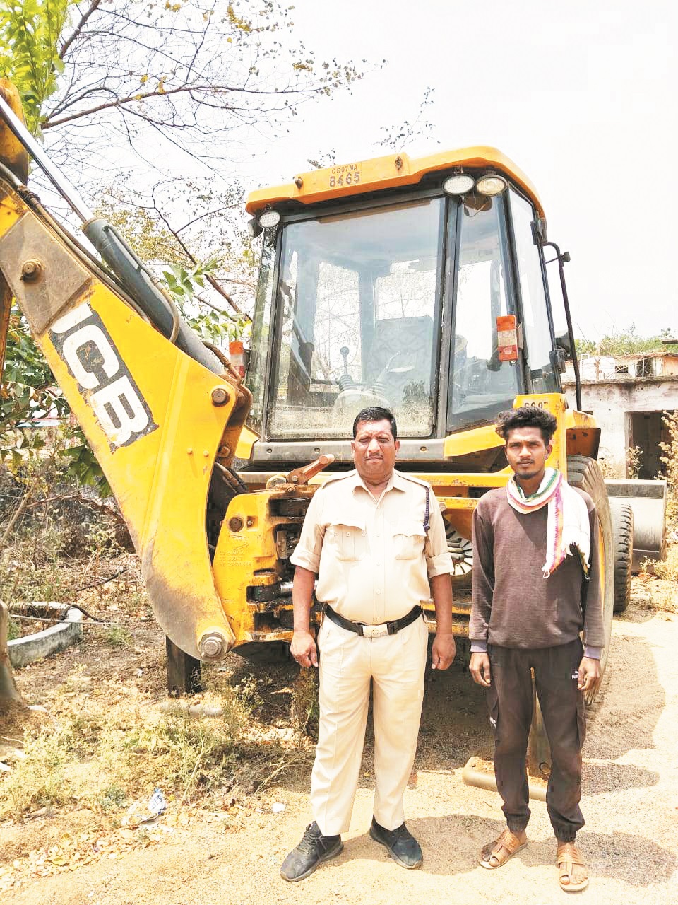 अवैध परिवहन-उत्खनन : 3 वाहन व एक जेसीबी जब्त