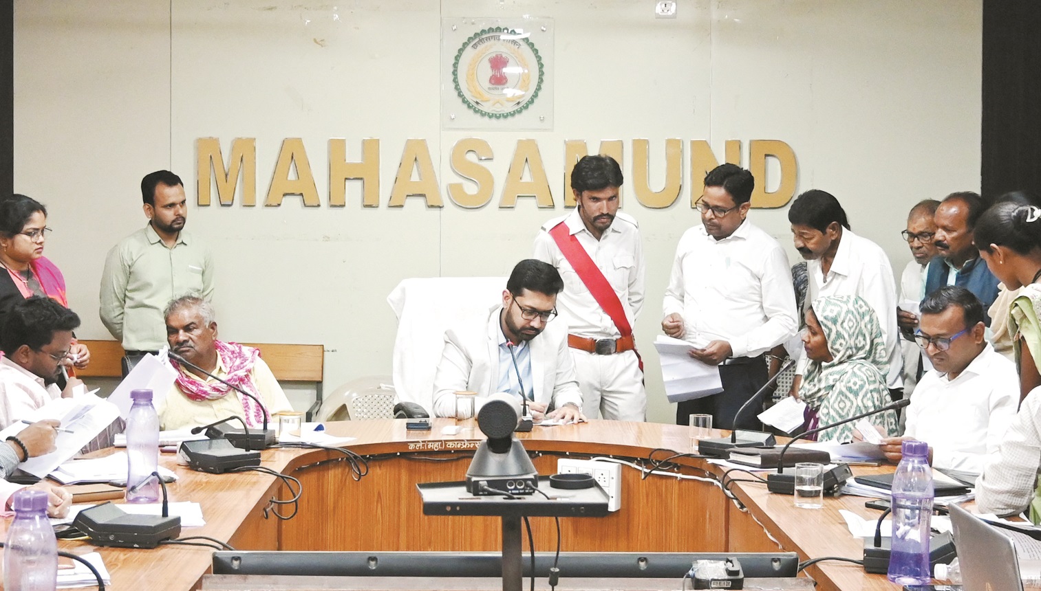 जनदर्शन में 60 आवेदन