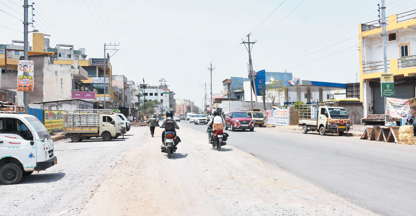 विधायक-महापौर की चेतावनी धूल में