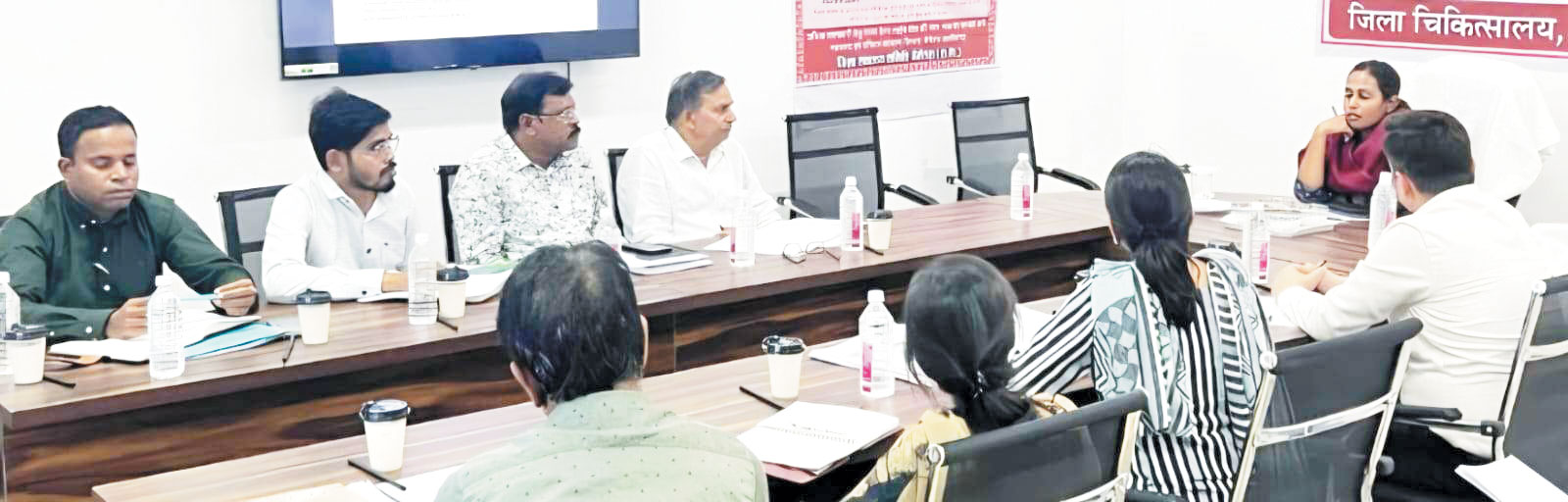 बेहतर स्वास्थ्य सुविधाओं पर जोर