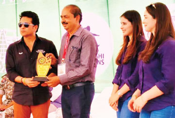 सचिन तेंदुलकर ने किया हरीश गौतम का सम्मान