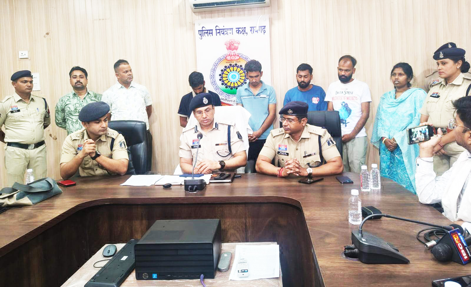 37 लाख की साइबर ठगी, महिला समेत 5 अंतरराज्यीय आरोपी गिरफ्तार