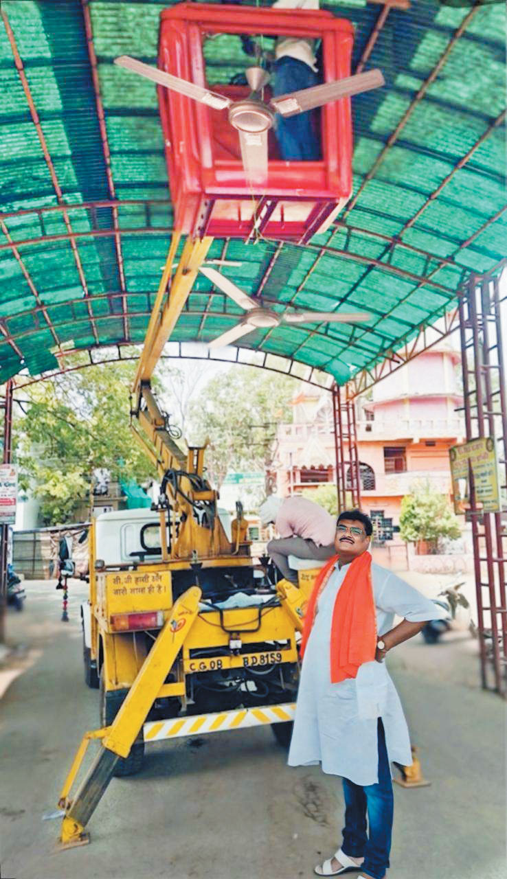 पूर्व जिपं सदस्य की मांग पर पूर्व सीएम ने की पंखे की स्वीकृति