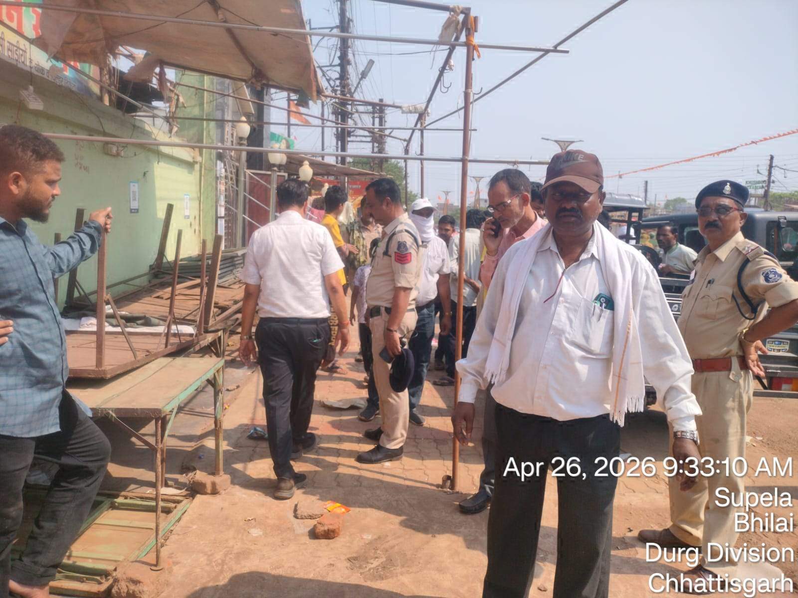 सुपेला संडे बाजार में निगम और पुलिस की बड़ी कार्रवाई