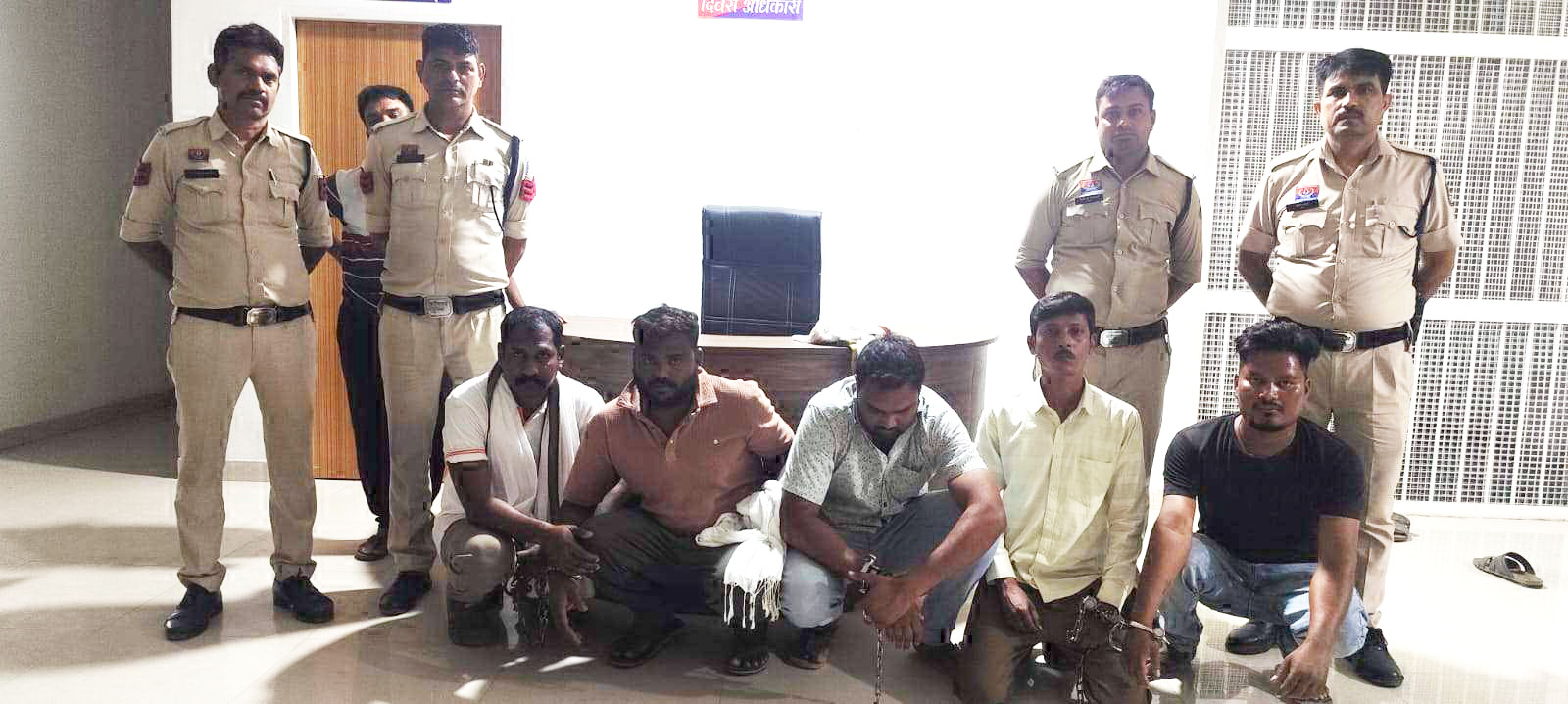 ट्रांसपोर्ट ऑफिस में लूटपाट और तोडफ़ोड़, पांच आरोपी गिरफ्तार