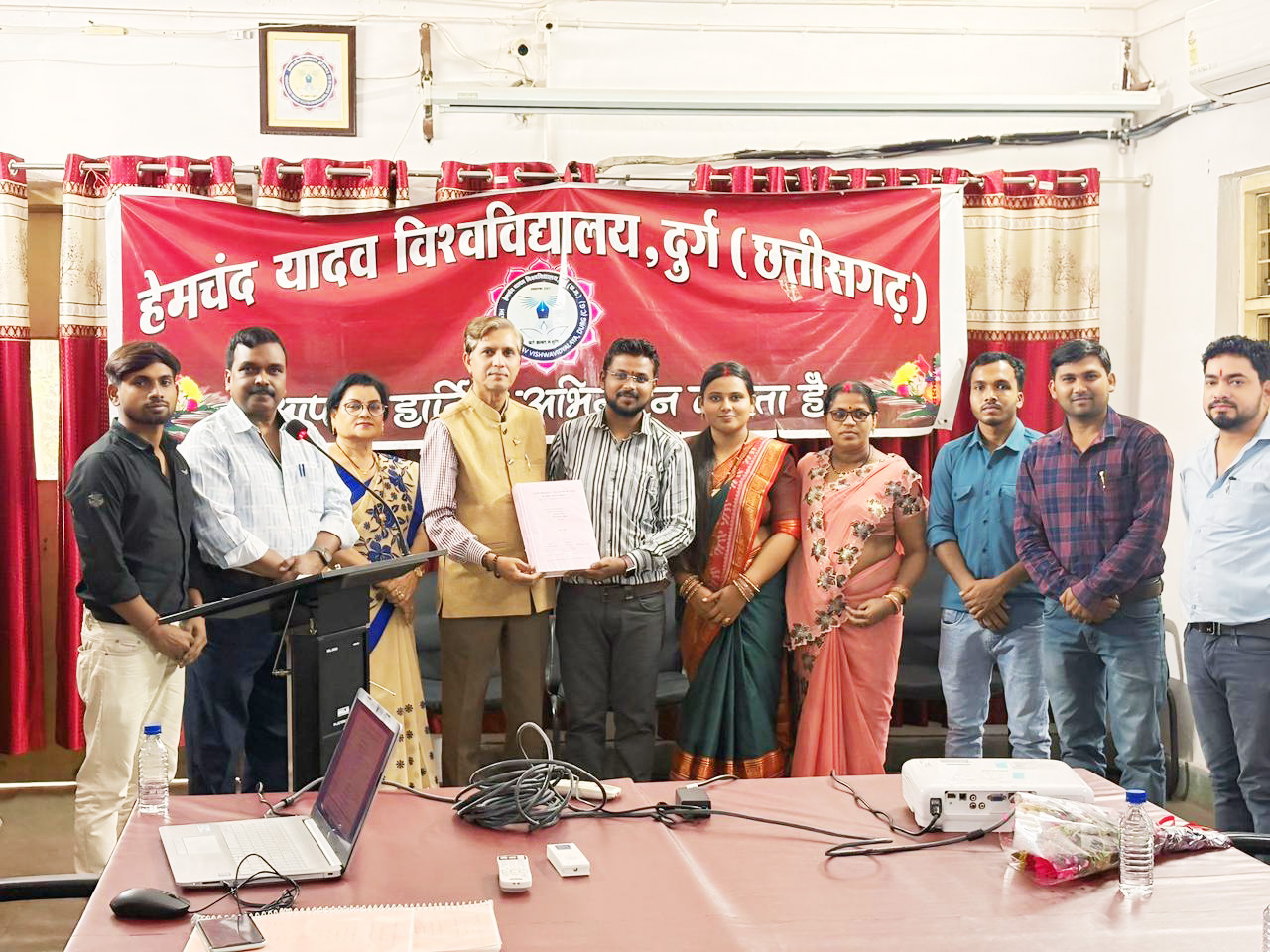 हरीश चंद्राकर को मिला पीएचडी उपाधि