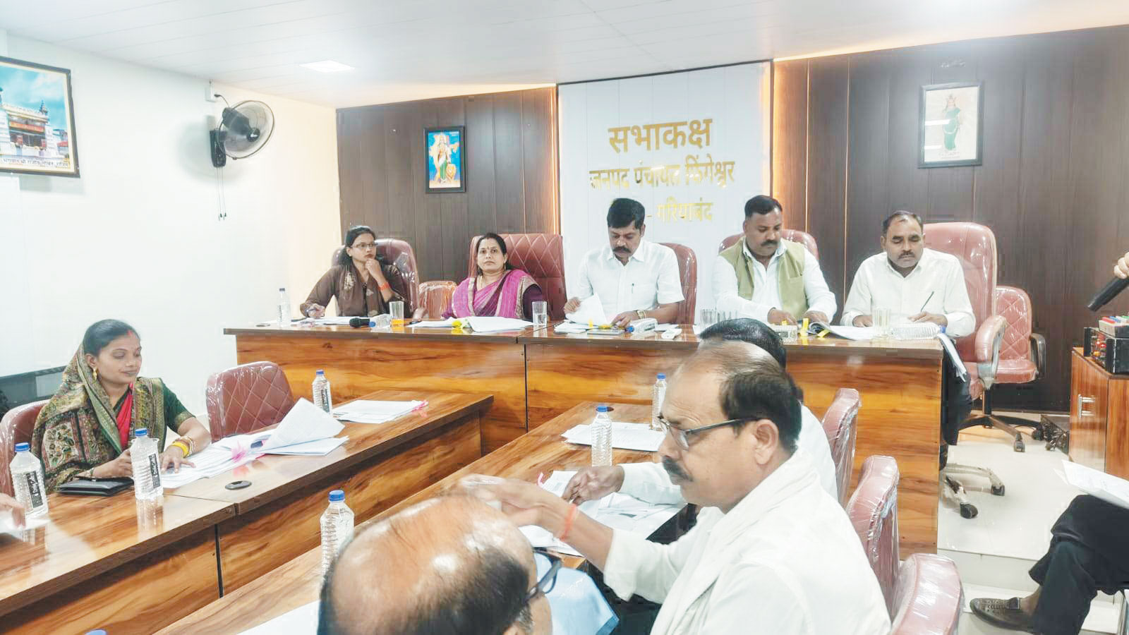 जल जीवन मिशन में लापरवाही पर फूटा जनप्रतिनिधियों का गुस्सा