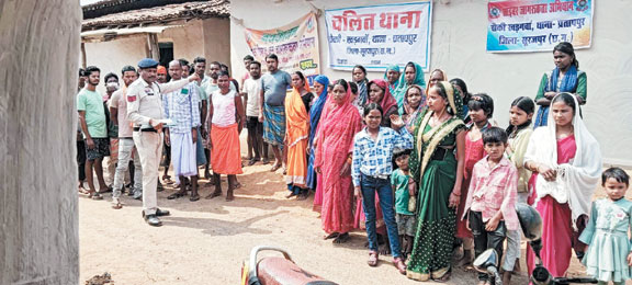 सूरजपुर पुलिस का जनसंपर्क अभियान, डेढ़ दर्जन गांवों में चलित थाना