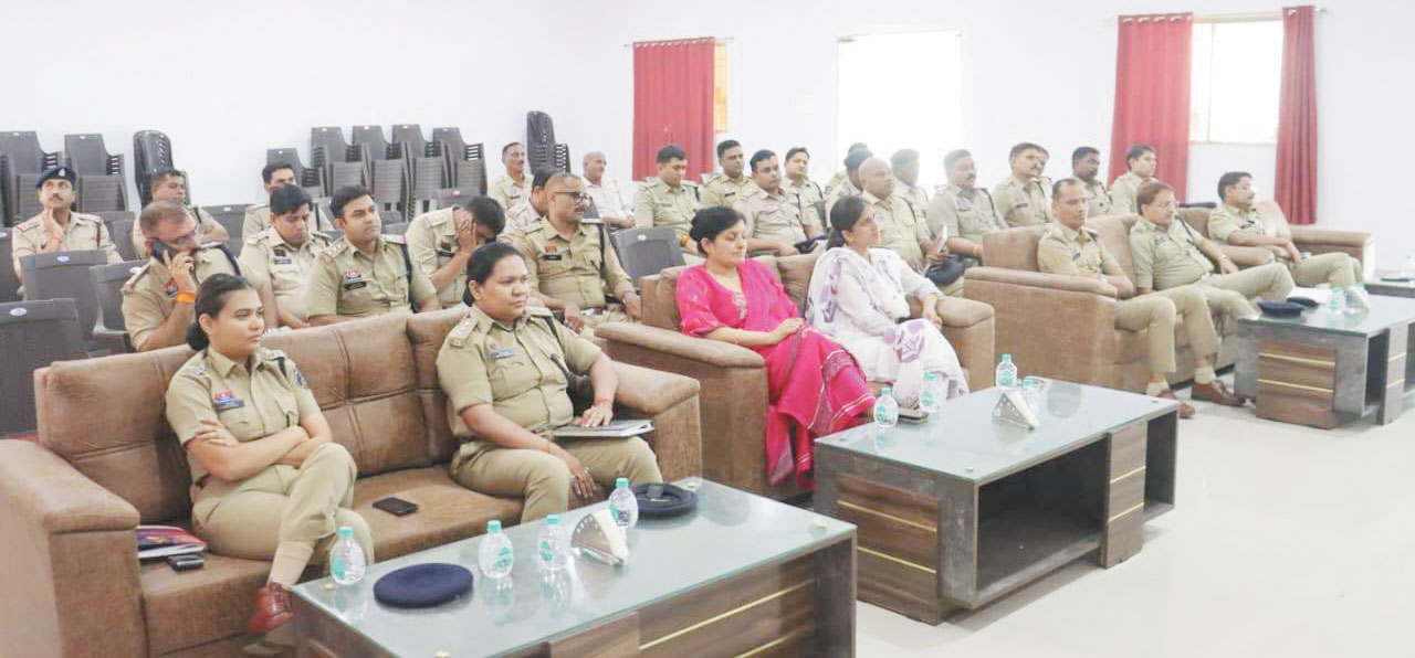 पुलिस की छवि बेहतर बनाने सुझाव