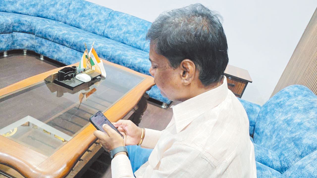 वन मंत्री ने भरा ऑनलाइन स्व-गणना पत्रक