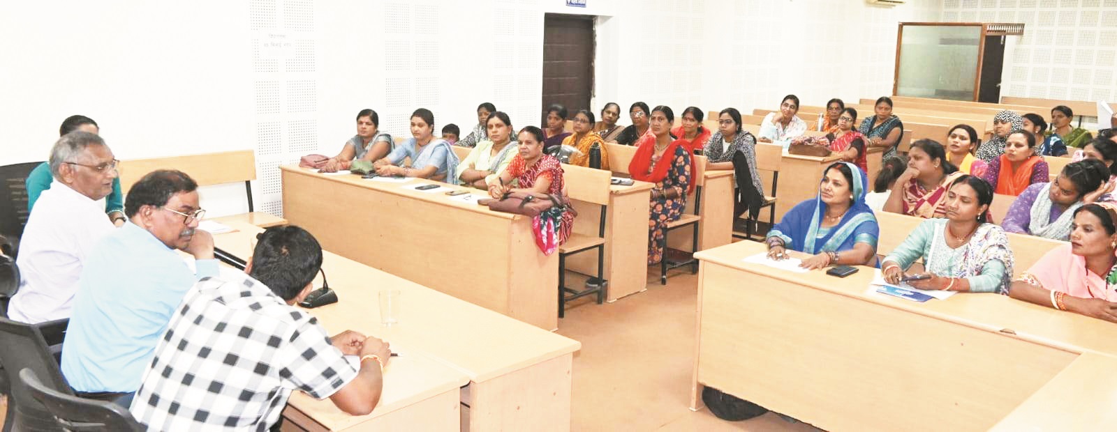 12 हजार पौधों के संरक्षण का जिम्मा संभाल रहीं हैं महिला समूह