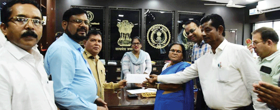 सेवानिवृत्ति के दिन ही 6 शासकीय सेवकों का पीपीओ और जीपीओ जारी