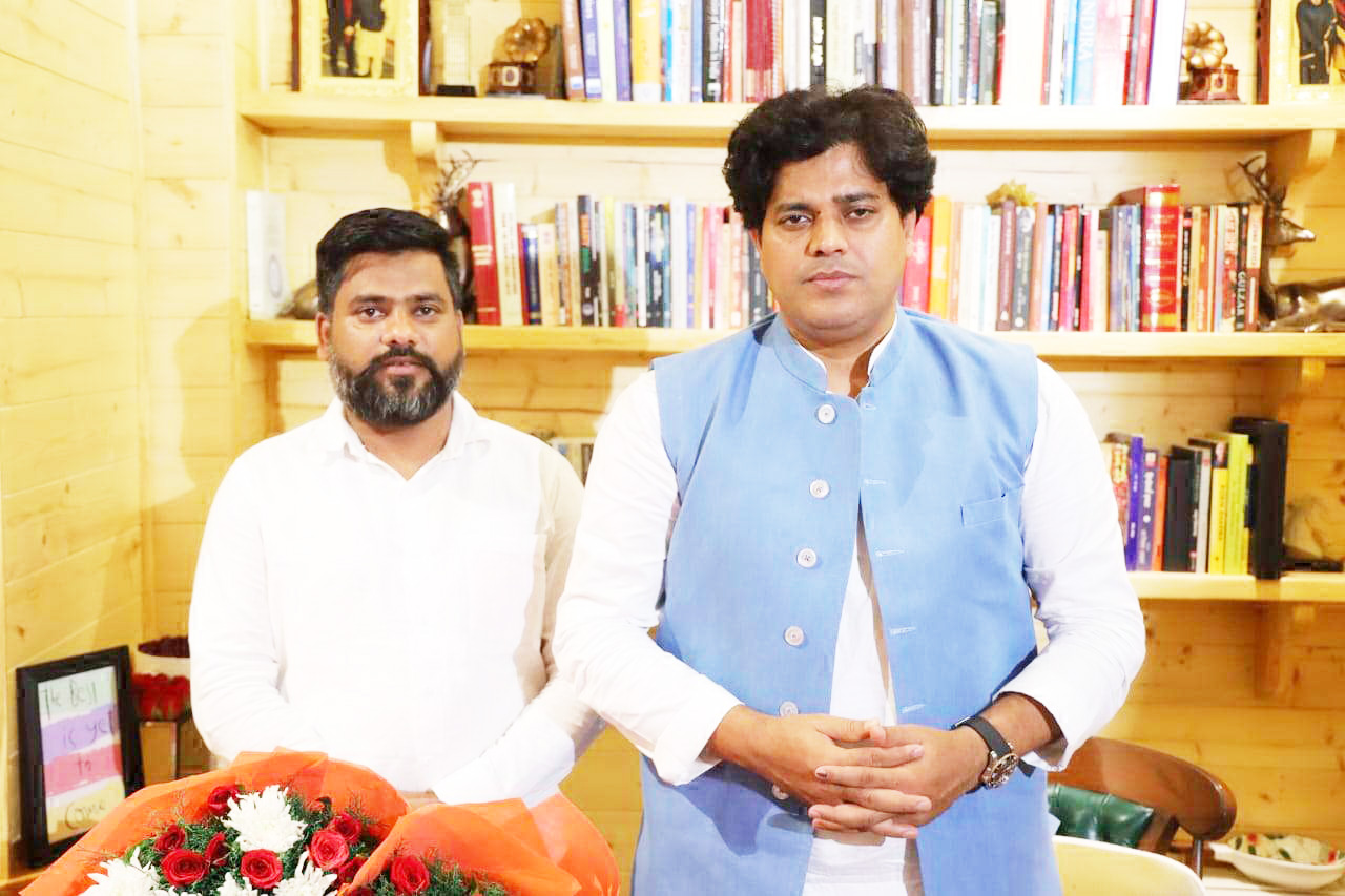  हाजियों पर महंगाई की मार, एयरफेयर डिफरेंस के नाम पर 10 हजार की अतिरिक्त मांग