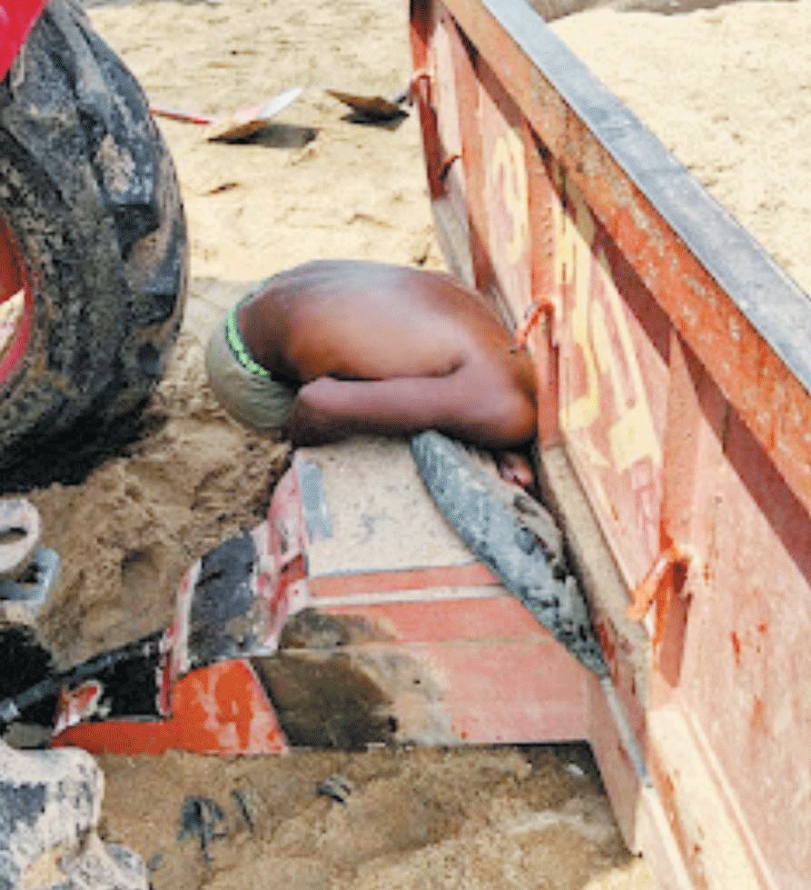 ट्रैक्टर हादसा, जांच में साक्ष्य छुपाने का खुलासा, आरोपी पर बढ़ी धाराएं