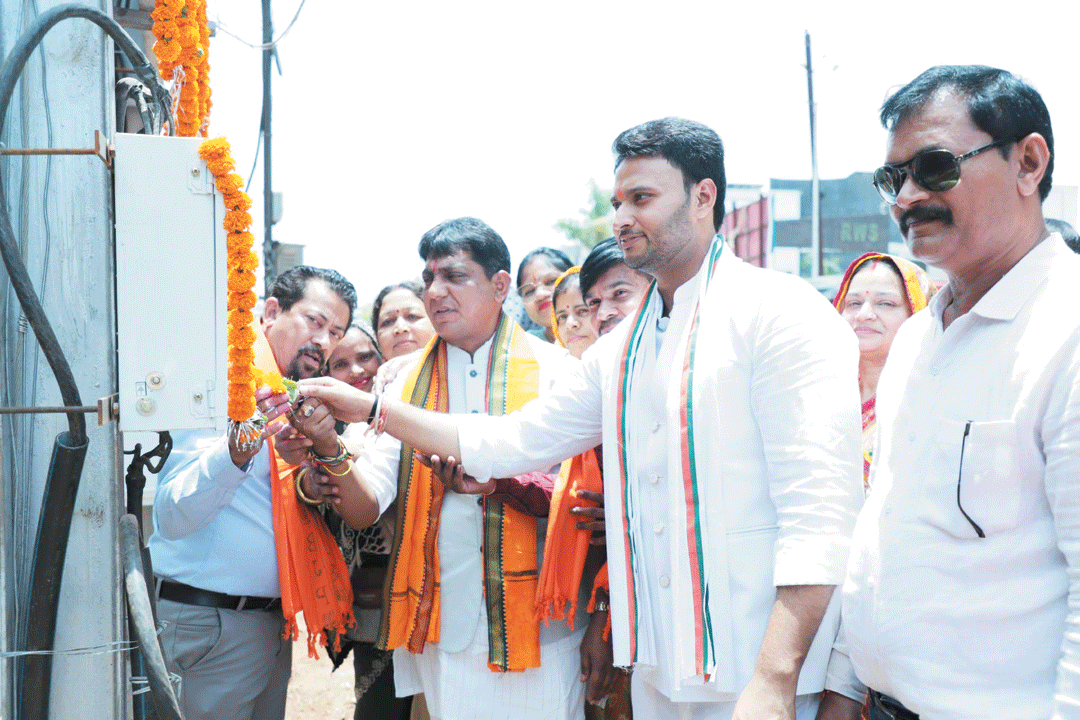 दूधिया रोशनी से जगमगाया महासमुंद