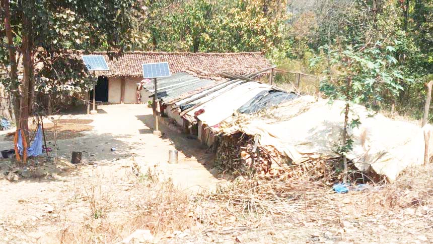 पहाड़ी कोरवा आदिवासियों से पीएम आवास योजना में ठगी का आरोप