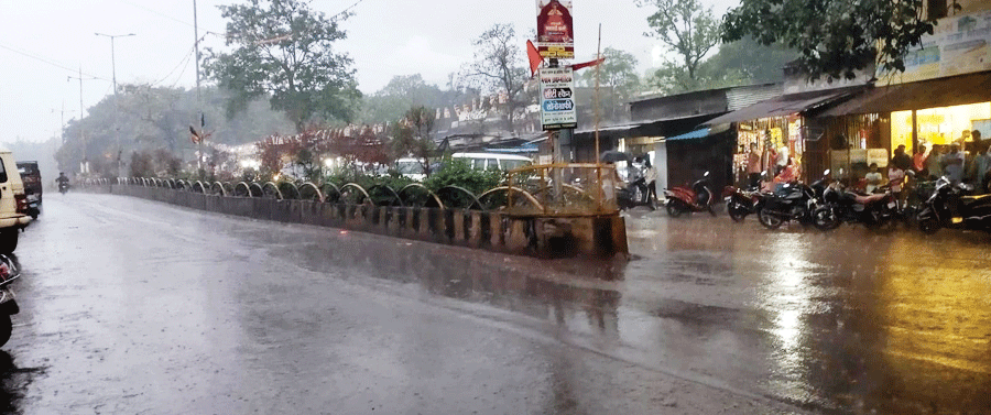 मौसम का बदला मिजाज, बारिश से मिली राहत