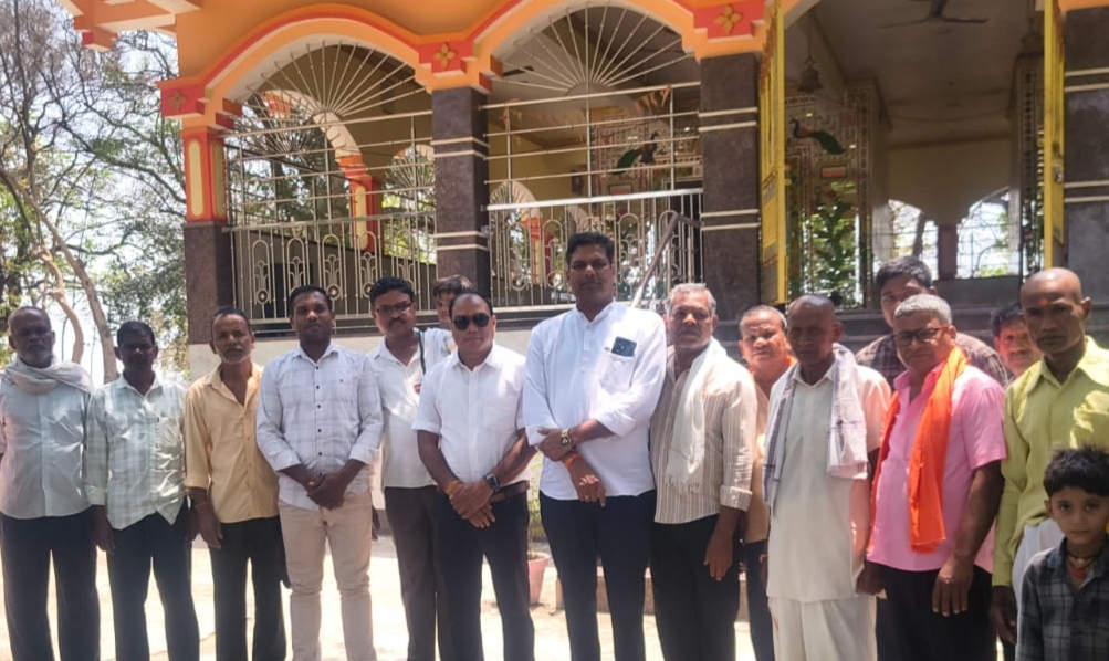 मंदिर जीर्णोद्धार कार्य  का भूमिपूजन