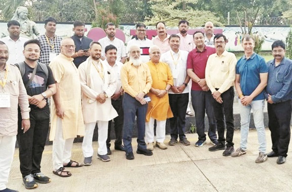 इनोवेशन महाकुंभ में शामिल होने भिलाई चेम्बर का दल जगदलपुर रवाना