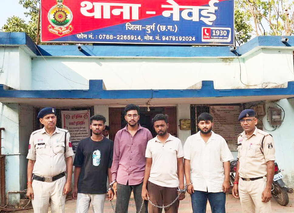 कमीशन पर सिम बेच अवैध लेन-देन, 4 बंदी