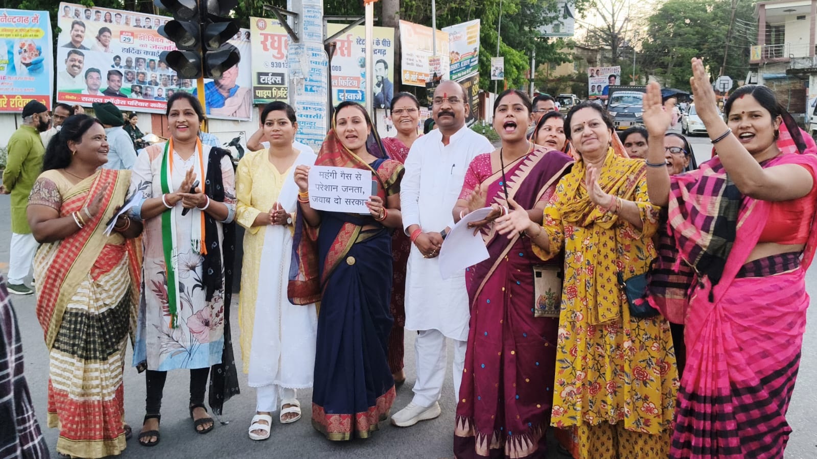 महंगाई के खिलाफ गरजी महिला कांग्रेस  केंद्र सरकार के खिलाफ प्रदर्शन