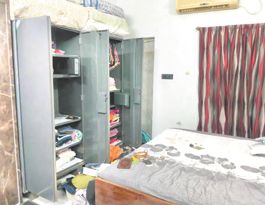 सूने मकान से 50 लाख  के जेवर-नगदी चोरी