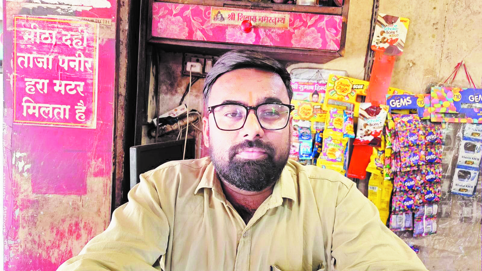 कमर्शियल सिलेंडर की बढ़ी कीमतों से लकड़ी भट्टी बना सहारा