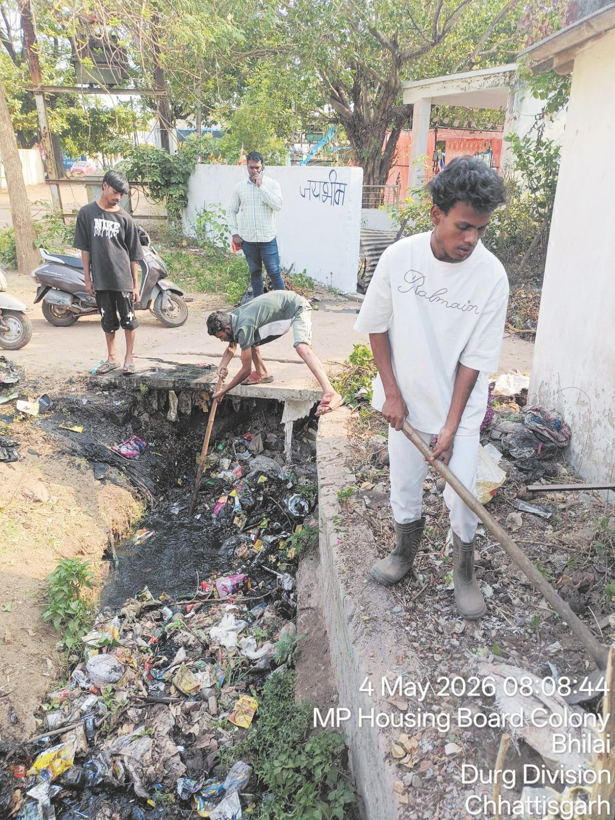 बरसात से पूर्व नाला और नालियों की सफाई