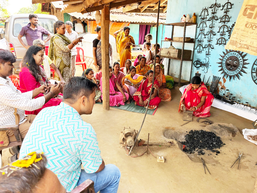 रॉट आयरन निर्माण प्रक्रिया से  रूबरू हुई जयपुर की टीम