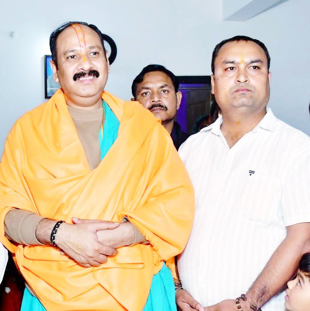 कथावाचक प्रदीप मिश्रा के करीबी पर 21 लाख की धोखाधड़ी का मामला दर्ज