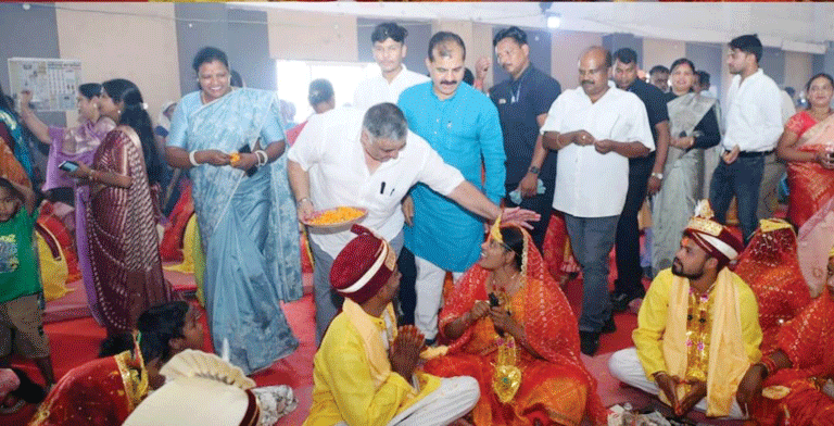 43 जोड़े बंधे परिणय सूत्र में