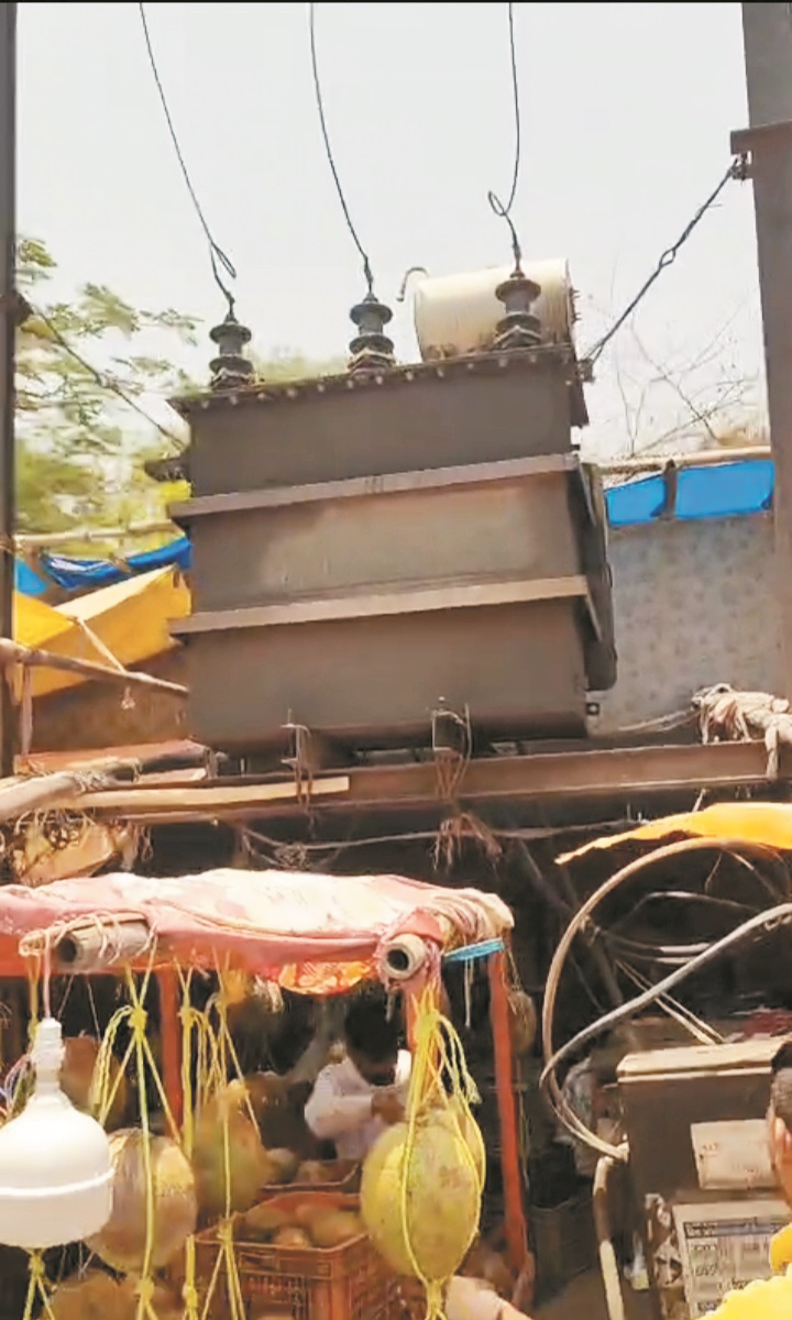 पावर हाउस क्षेत्र में सडक़ बाधा और गंदगी फैलाने वालों पर निगम की कार्रवाई