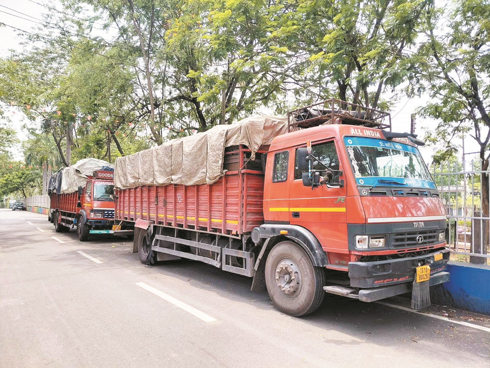 27 टन अवैध स्क्रैप जब्त, दो गिरफ्तार