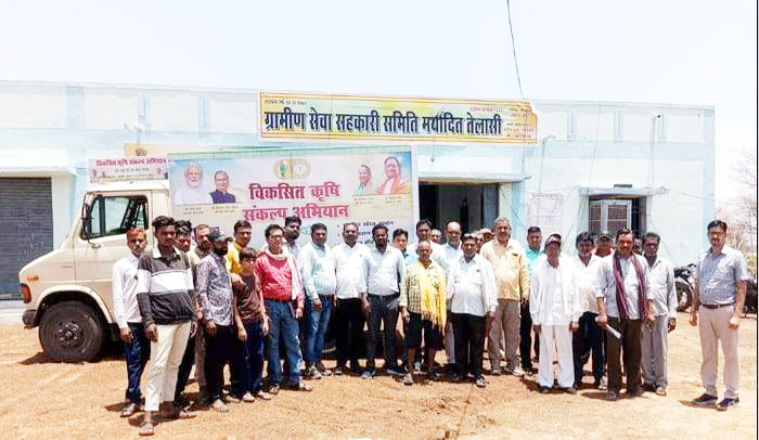 वैज्ञानिकों ने  किसानों से किया संवाद, दी जानकारी