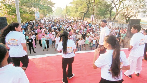 मस्ती की पाठशाला, अलसुबह से बच्चों-युवाओं में दिखा उत्साह
