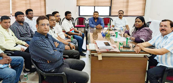 बिजली व्यवस्था सुधार पर महापौर ने ली बैठक, अंडरग्राउंड विद्युतीकरण व नए उपकेंद्रों पर जोर