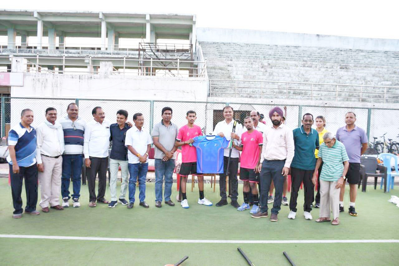 अनुशासन में रहकर खेलने से ही बढ़ते हैं खिलाड़ी-मधुसूदन