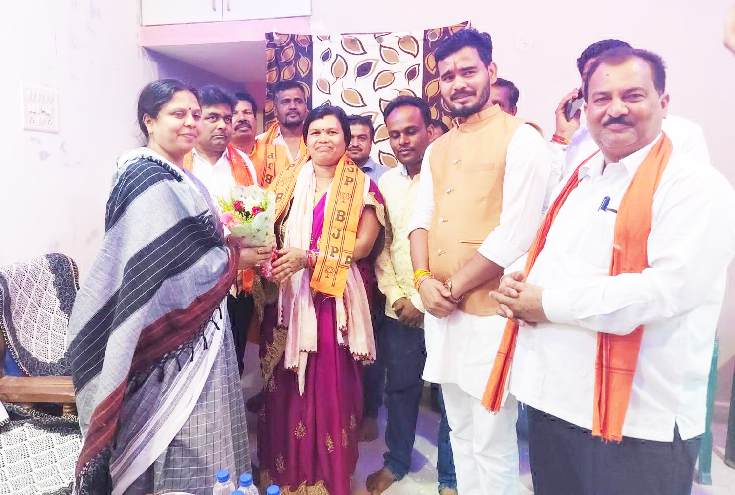 चिचिया की सरपंच ने भाजपा की ली सदस्यता