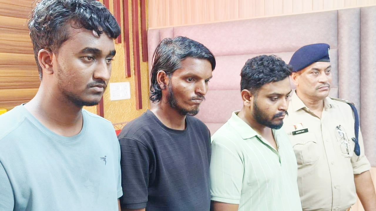 12 लाख की सिगरेट चोरी के  3 आरोपी महाराष्ट्र से बंदी