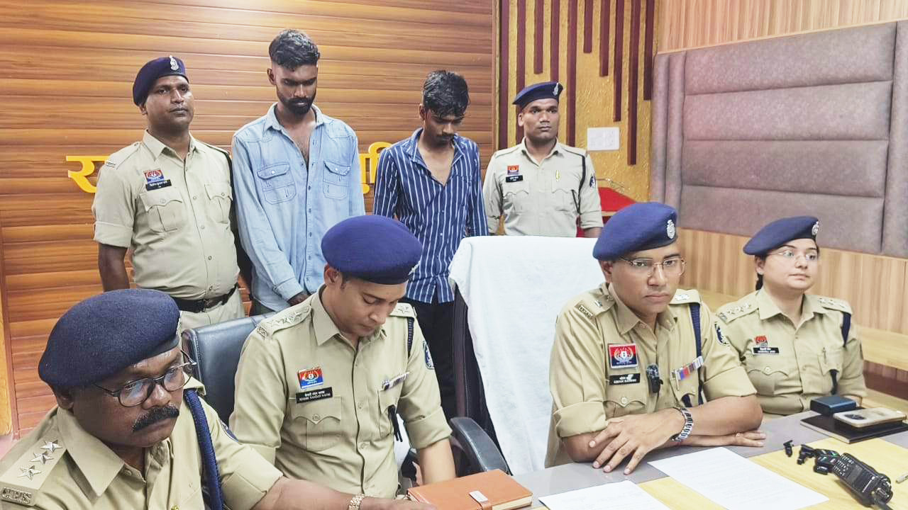 शराब तस्करों की गाड़ी दुर्घटनाग्रस्त