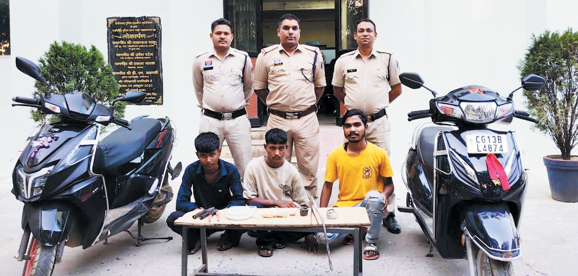 सूने मकान में लाखों के जेवरात चोरी, गिरोह के तीन आरोपी गिरफ्तार